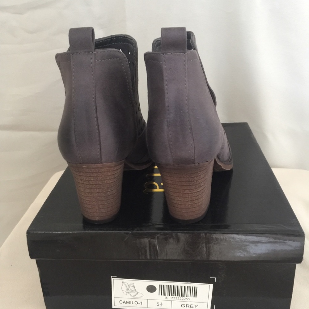 NIB Mata Booties - Picture 2 of 3